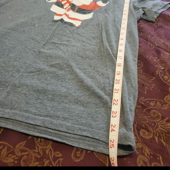 Young adult Tshirt, sz Medium 💚❤️ funny Santa with his North Pole - Picture 4 of 9